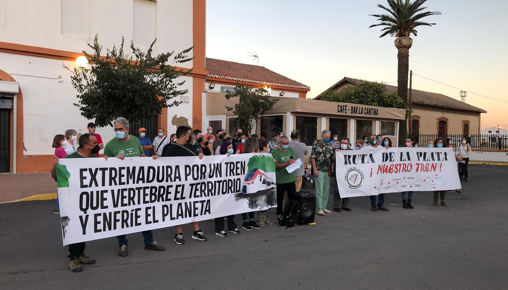 Movimiento Tren Ruta Plata concentración pancartas